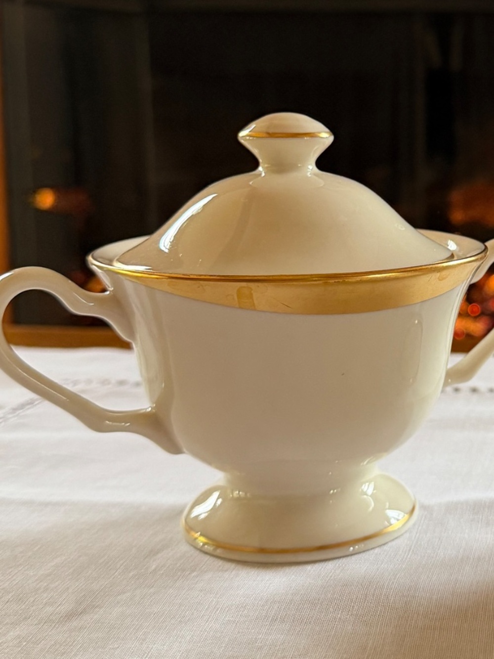 Pickard Fine China Lidded Sugar Dish -- Pattern: Elegance 1202 -- cream/gold